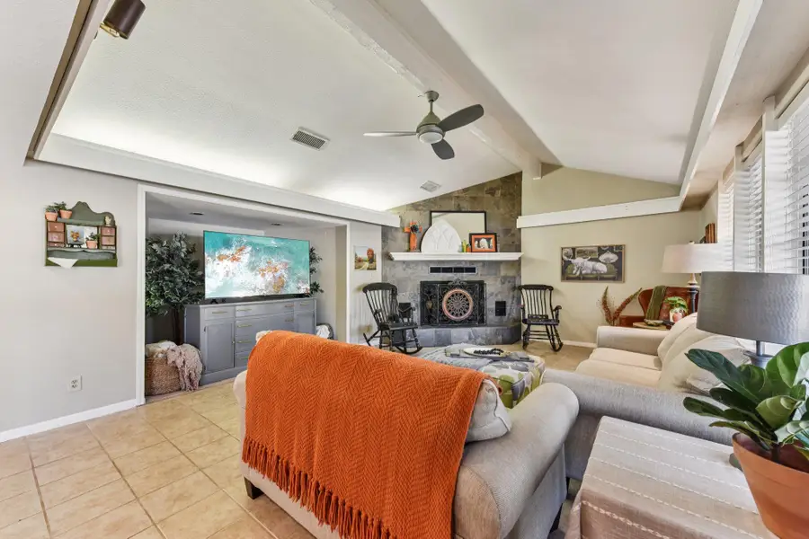 111 Post Oak Dr, Elgin, TX 78621 - #3