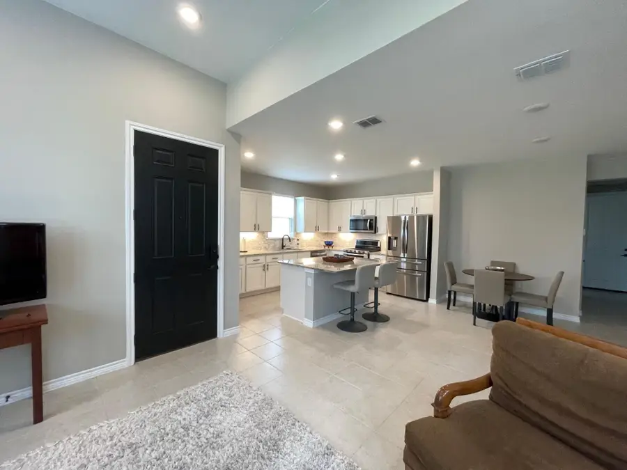 108 Harborside Dr #101, San Marcos, TX 78666 - #2