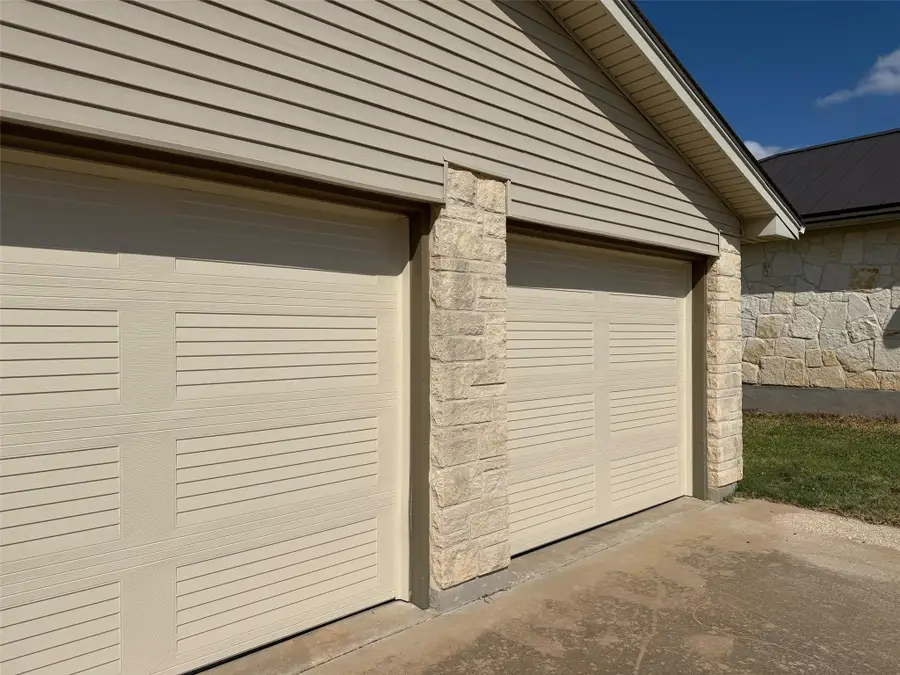 209 Senisa Dr, Buchanan Dam, TX 78609 - #2