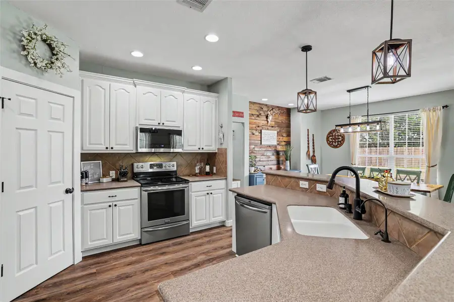 201 Christine Ln, Liberty Hill, TX 78642 - #2