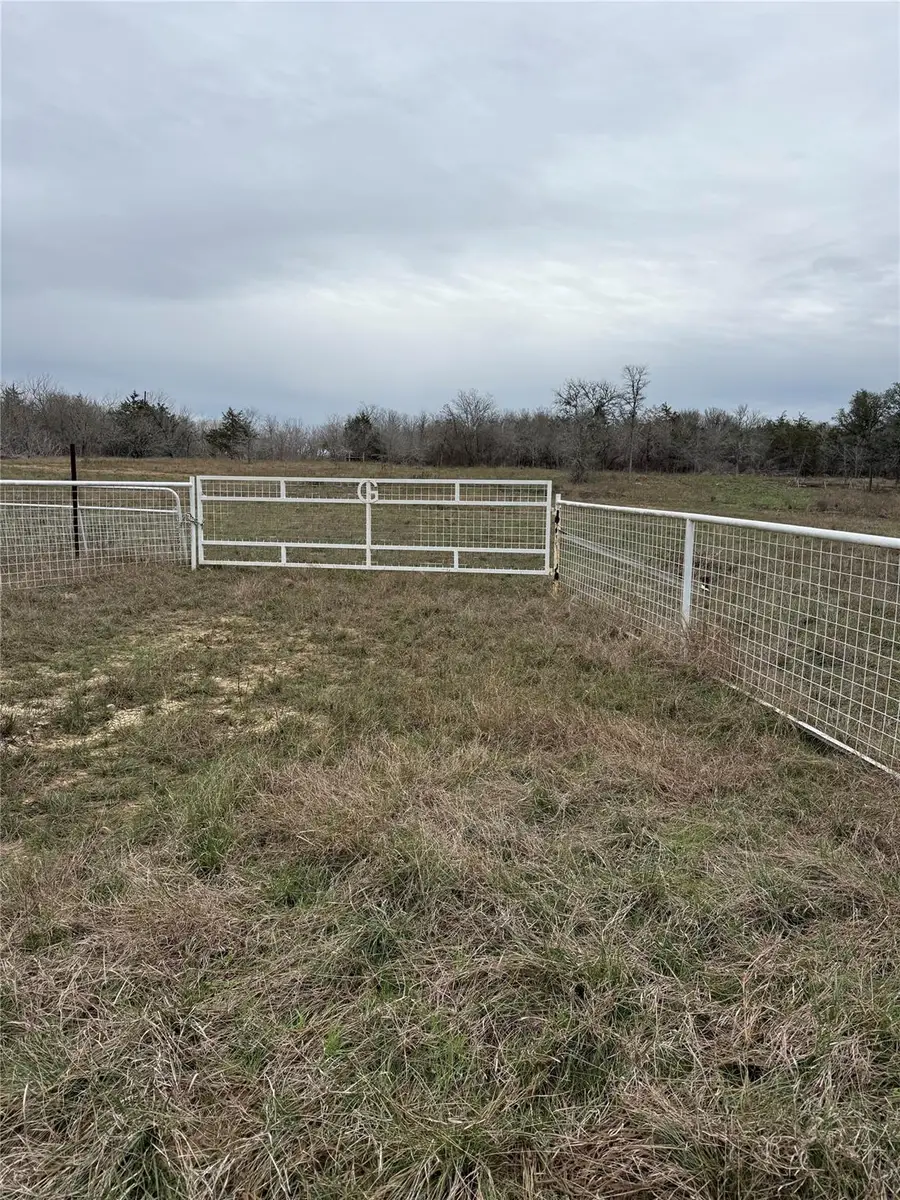 8300 Pettytown Rd, Red Rock, TX 78662 - Image #3