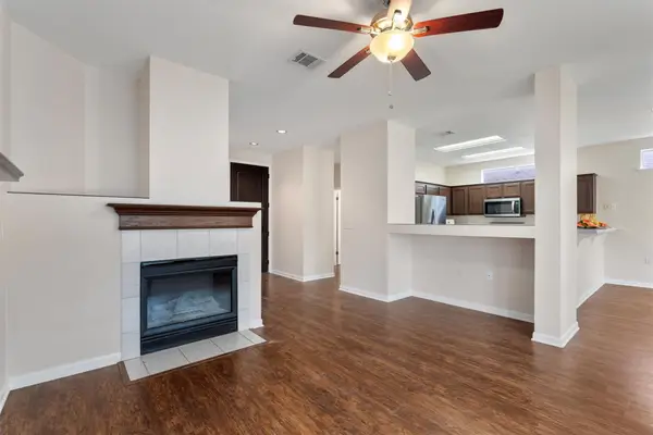 195 Whispering Wind Dr, Georgetown, TX 78633