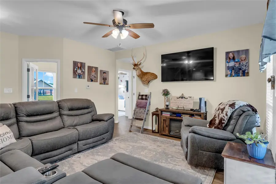 1106 Limestone Dr, Lampasas, TX 76550 - #3