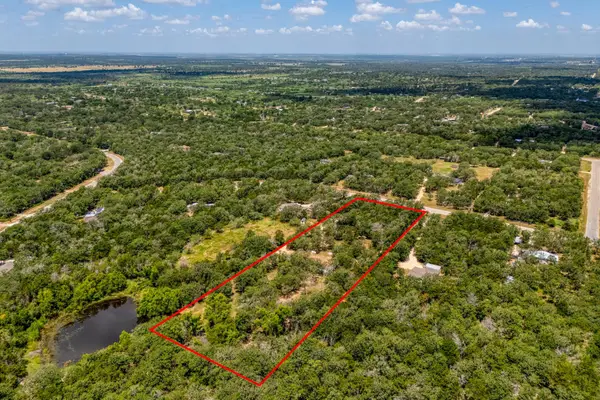 229 Green Mountain Dr, Cedar Creek, TX 78612