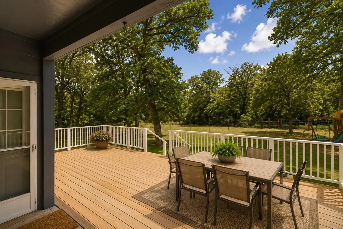 260 Dickerson Ln, Elgin, TX 78621 - #1