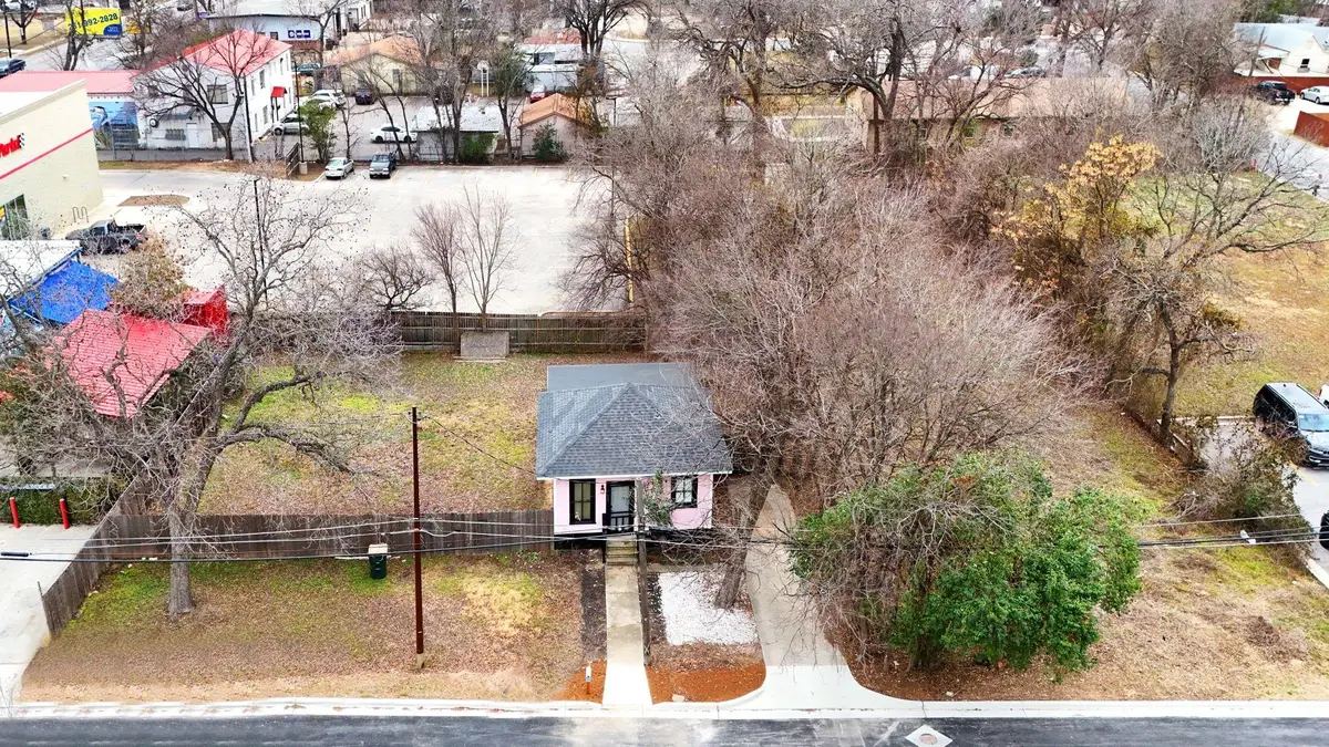 117 W Grove St, San Marcos, TX 78666 - #1