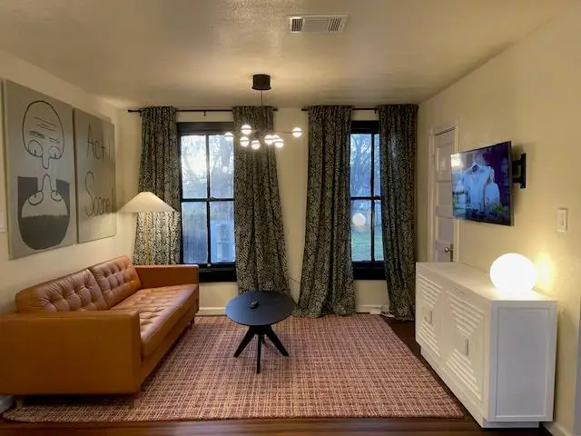 117 W Grove St, San Marcos, TX 78666 - #3