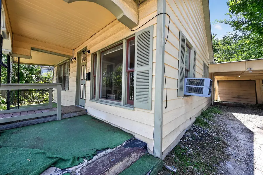 708 Booth St, Taylor, TX 76574 - #3