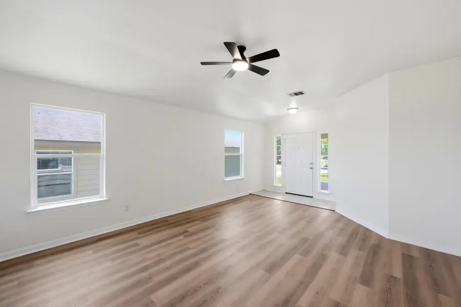 209 Hoya Ln, San Marcos, TX 78666 - #2