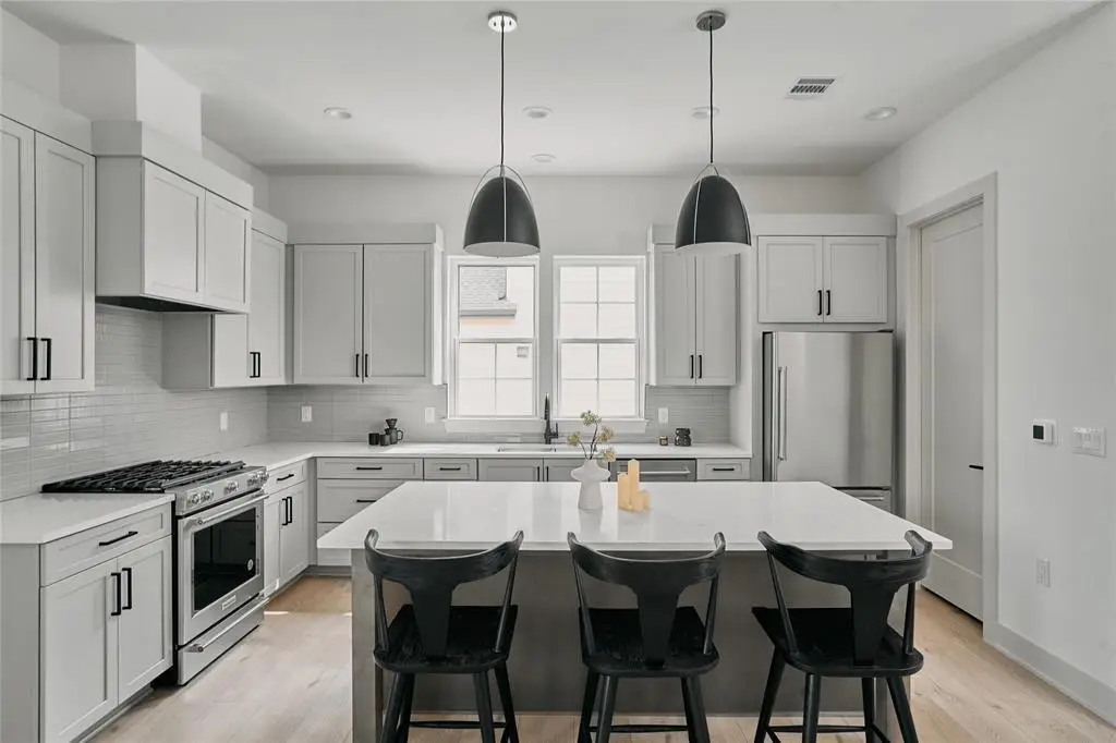 2209 Woodland Ave #201, Austin, TX 78741 - #1