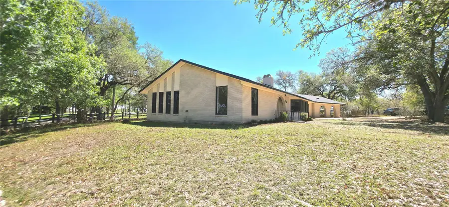109 Cernosek Rd, La Grange, TX 78945 - #2