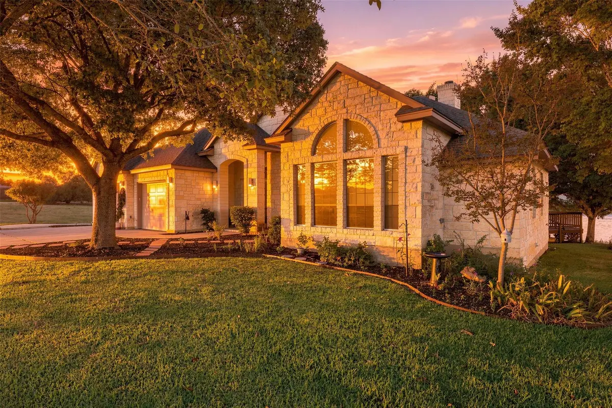 110 Dog Leg St, Meadowlakes, TX 78654 - #1