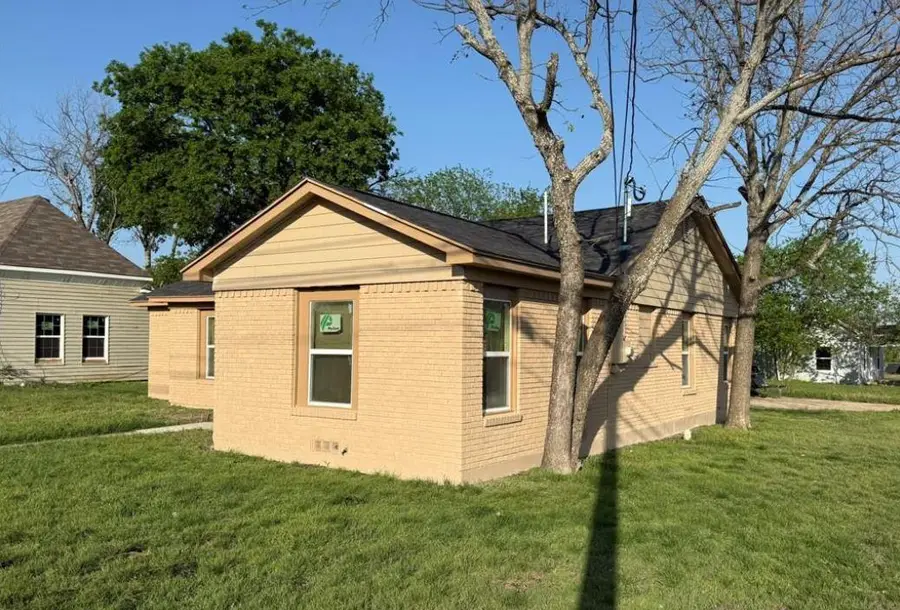 1300 N 2nd St, Killeen, TX 76541 - #2