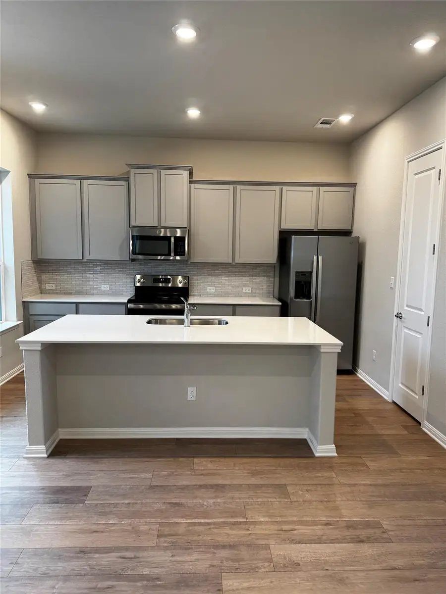1020 Vista View Dr #2502, Georgetown, TX 78626 - Image #3