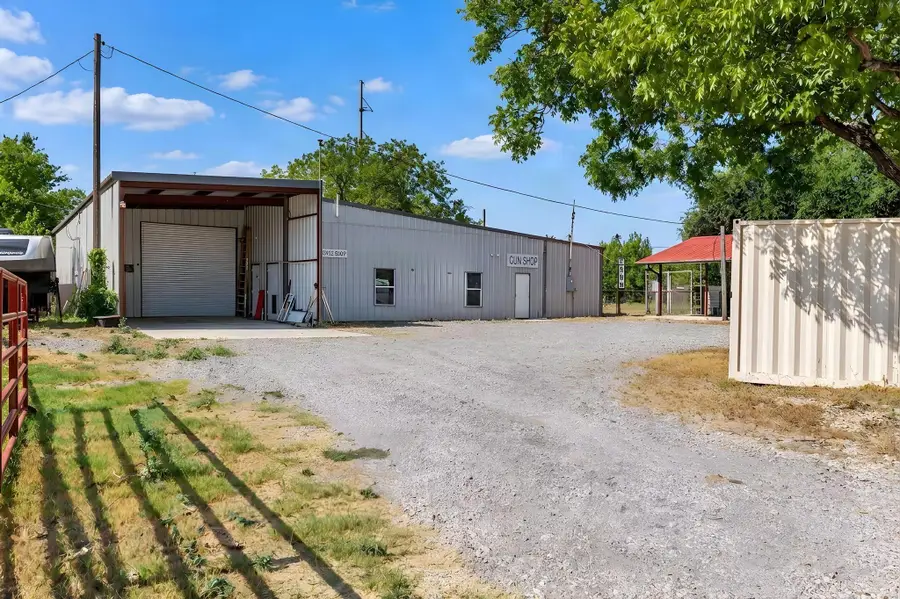 308 S Dalton St, Bartlett, TX 76511 - #3