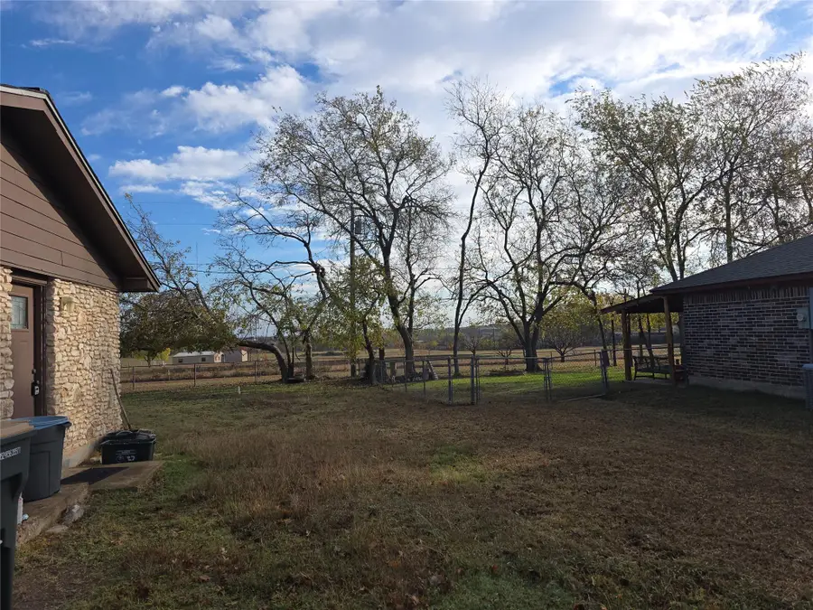110 Cloverdale Ln, Georgetown, TX 78626 - Image #2