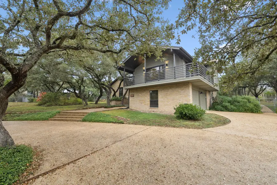 7435 Hummingbird Hill Ln, San Antonio, TX 78255 - Image #2