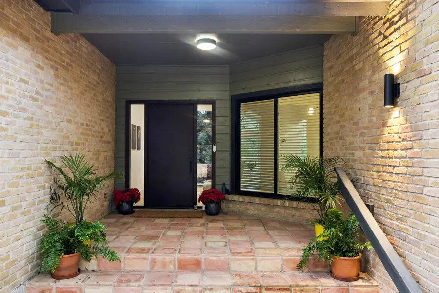 7435 Hummingbird Hill Ln, San Antonio, TX 78255 - Image #3