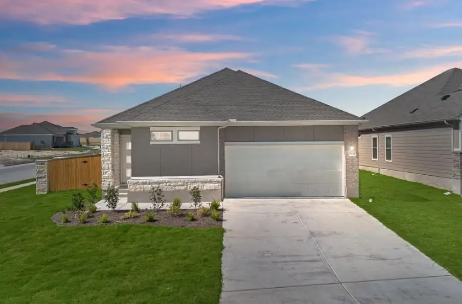 208 Sleep Hollow, Jarrell, TX 76537 - #1