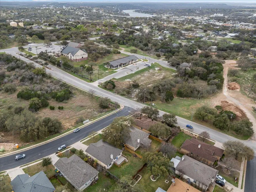 119 E Wildflower Blvd, Marble Falls, TX 78654 - #2