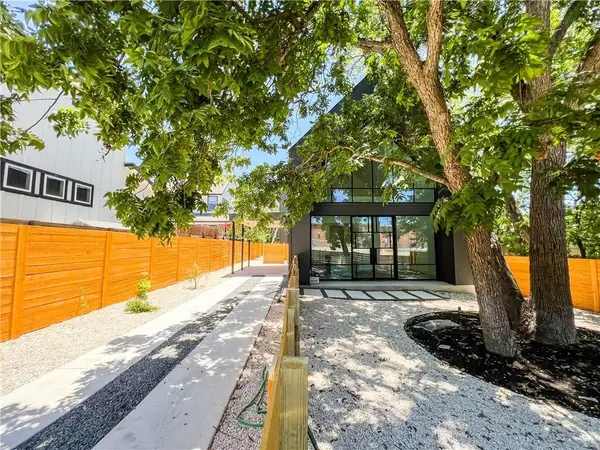 2604 Oaklawn Ave #2, Austin, TX 78722
