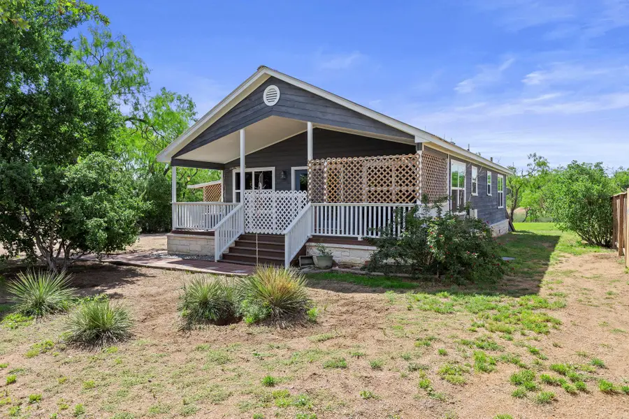 813 Airway St, Kingsland, TX 78639 - #2