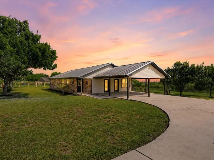 913 Ridge Dr, San Marcos, TX 78666 - #2