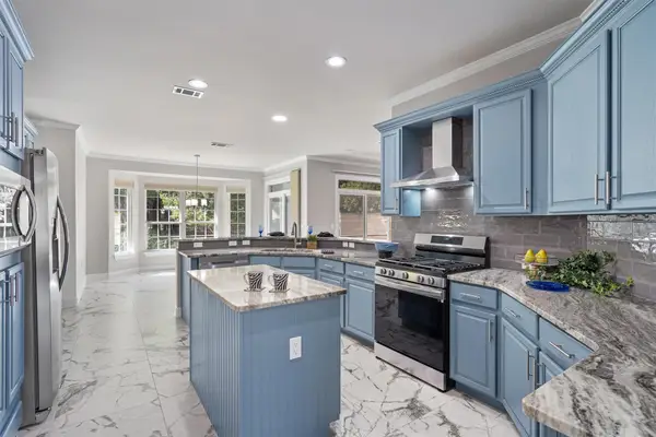 302 Armstrong Dr, Georgetown, TX 78633