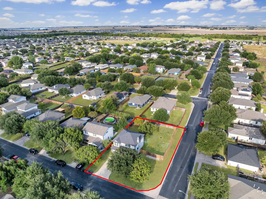 502 Garrett Ct, Hutto, TX 78634 - #2