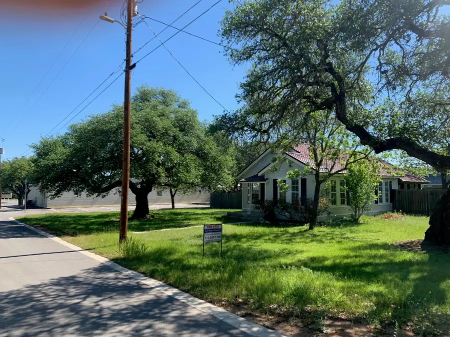 435 N West St, Bertram, TX 78605 - #2
