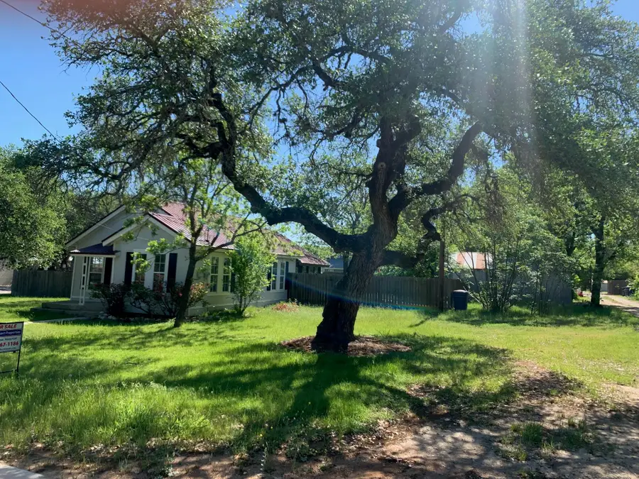 435 N West St, Bertram, TX 78605 - #3