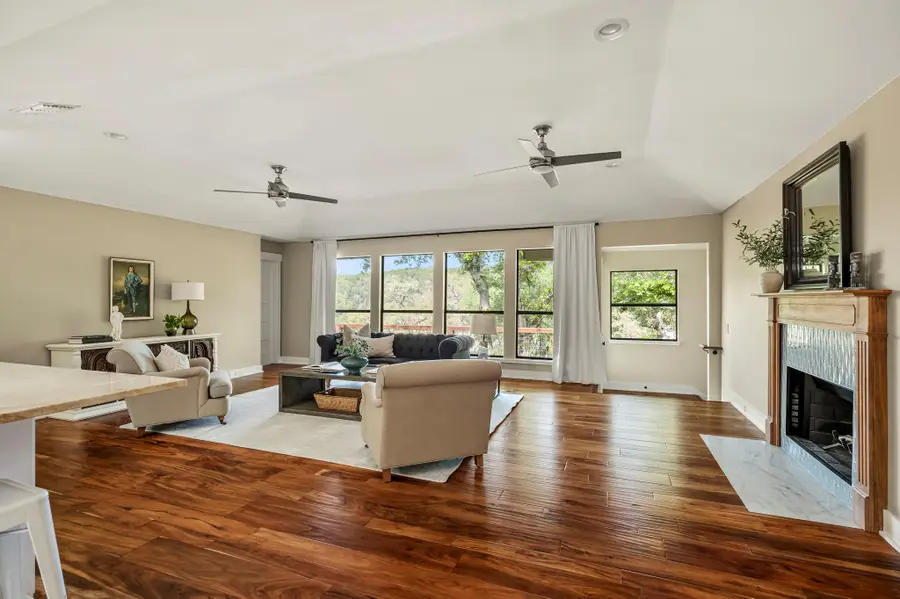 1701 Cresthaven Dr, Austin, TX 78704 - #2