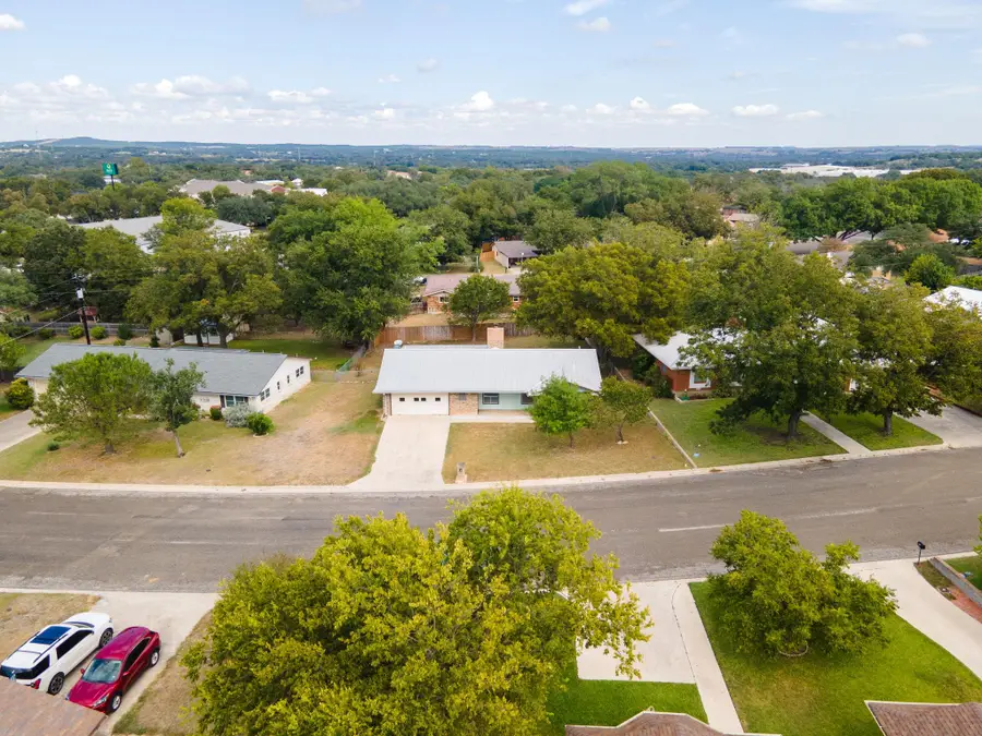 20 Snell Dr, Lampasas, TX 76550 - Image #2