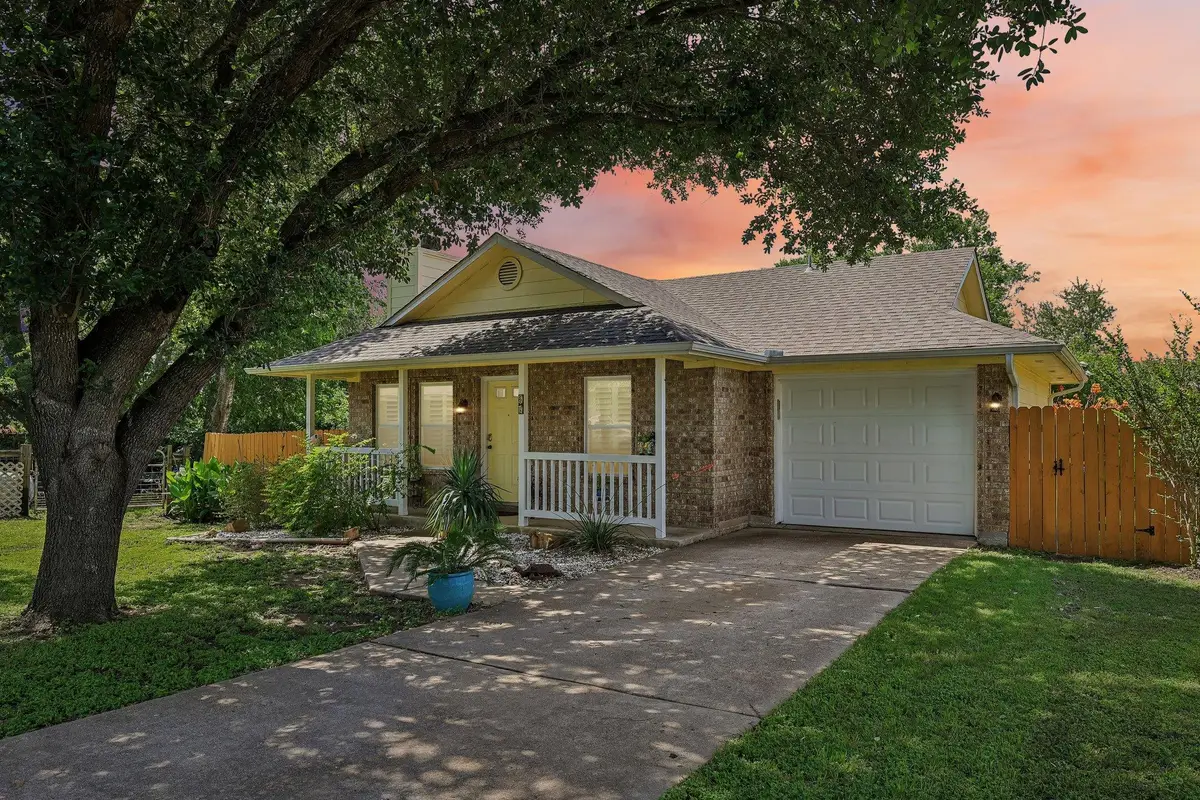 94 Louise St, Elgin, TX 78621 - #1