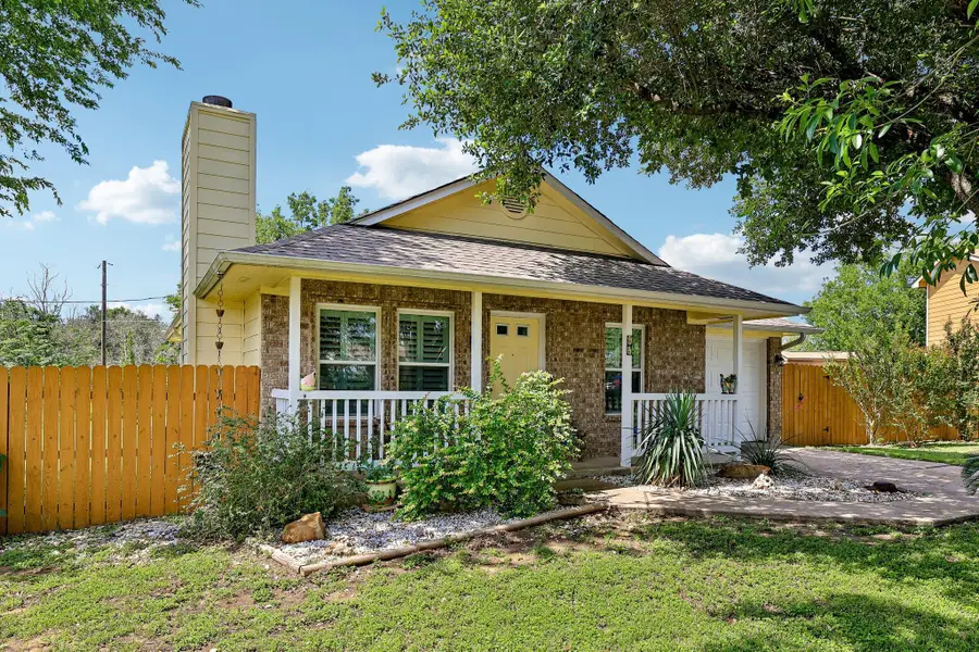 94 Louise St, Elgin, TX 78621 - #2