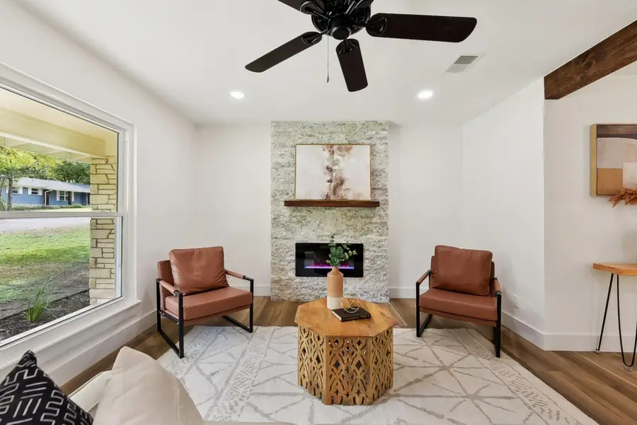 202 E Caddo St, Austin, TX 78753 - #3
