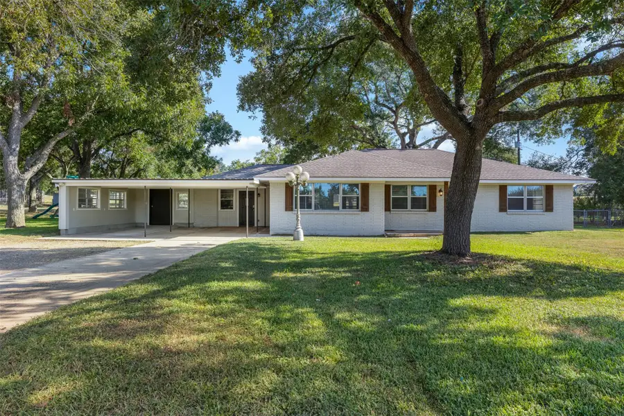 1906 Gun And Rod Rd, Brenham, TX 77833 - Image #3