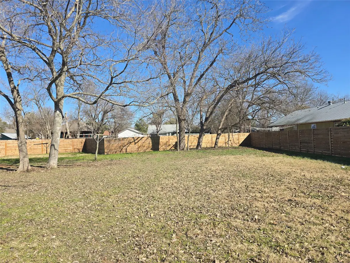 305 Lexington Rd, Elgin, TX 78621 - #1