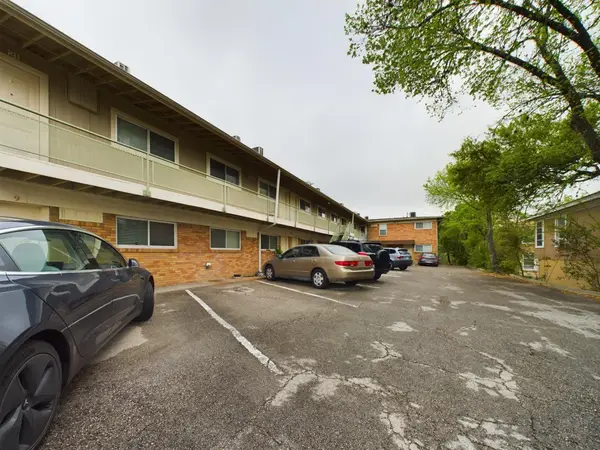 304 E 33rd St #17, Austin, TX 78705