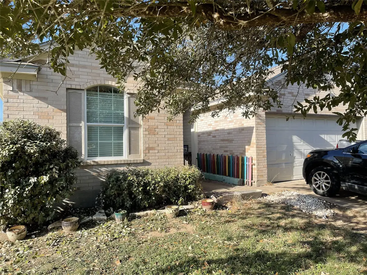411 Estate Dr, Hutto, TX 78634 - Image #1