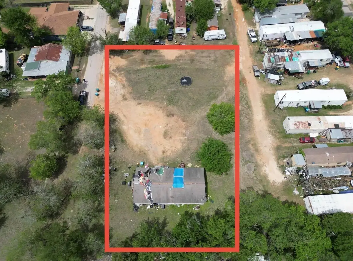 422 S Avenue C, Elgin, TX 78621 - #1