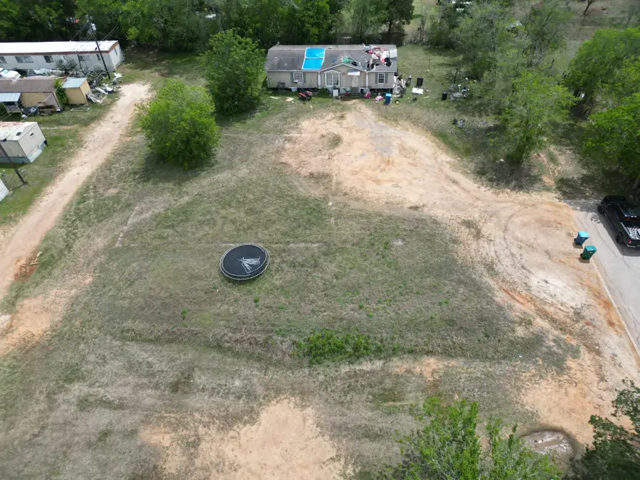 422 S Avenue C, Elgin, TX 78621 - #3