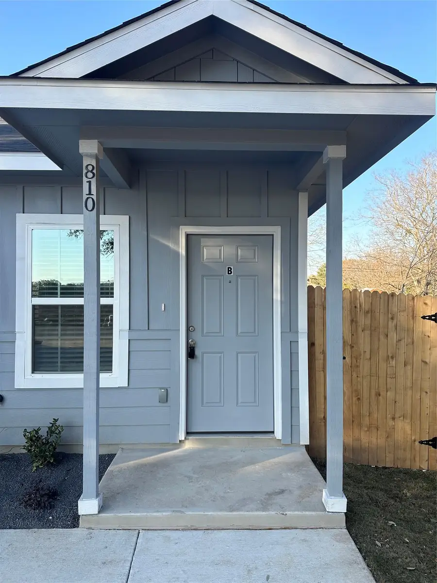 810 E Baxter St E #A & B, Seguin, TX 78155 - #3