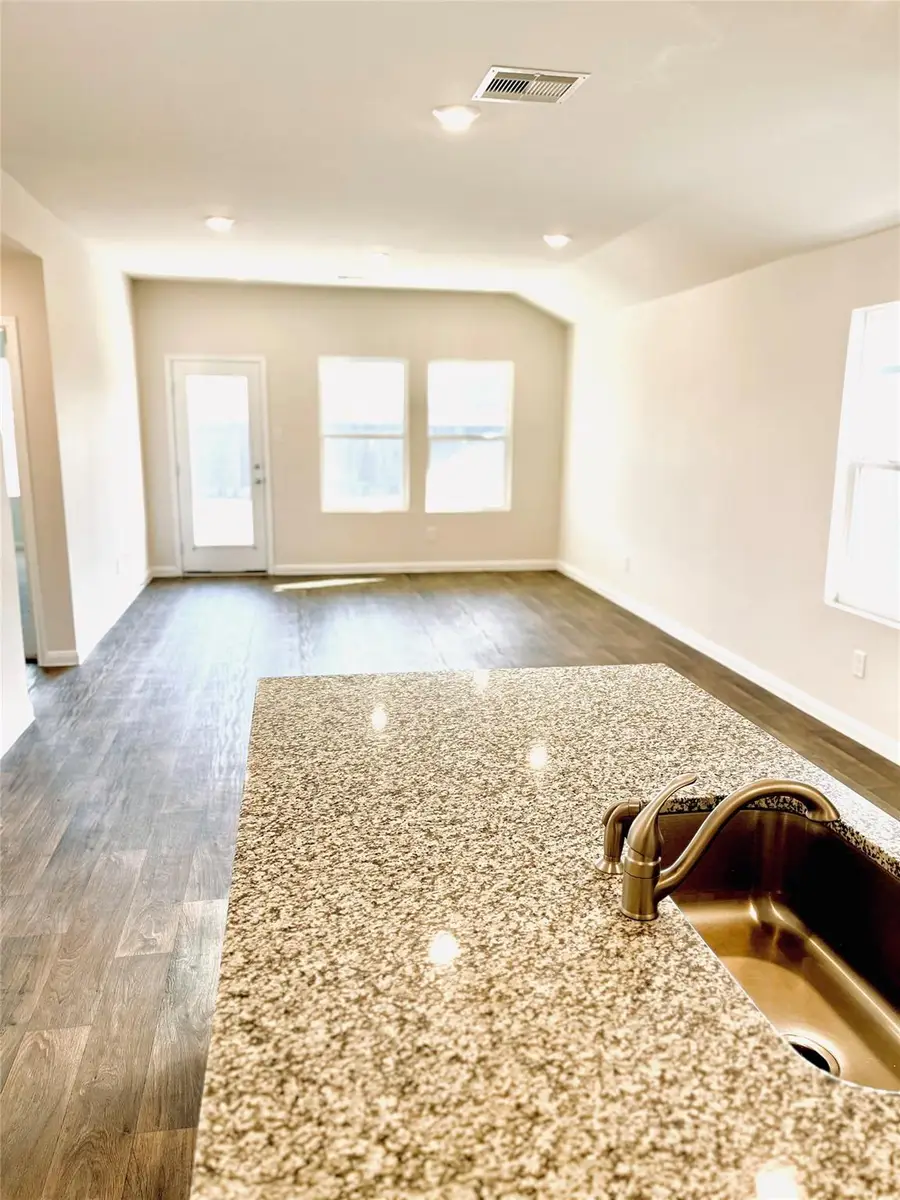 1420 London Way, Lockhart, TX 78644 - #3