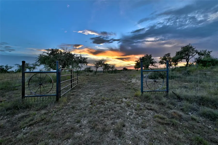 8019 Mount Sharp Rd, Wimberley, TX 78676 - #2