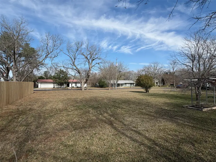 505 Elm St, Bastrop, TX 78602 - #3