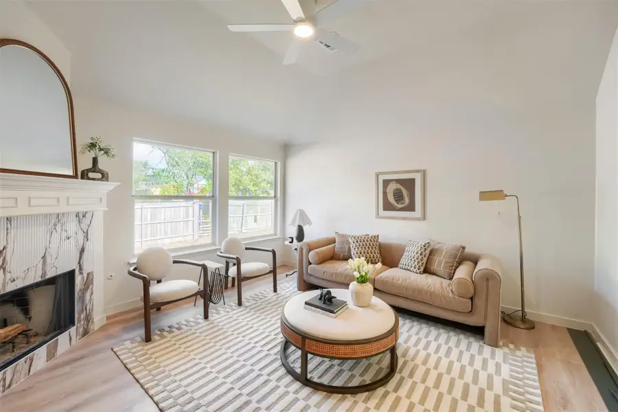 1012 N Railroad Ave, Pflugerville, TX 78660 - #3