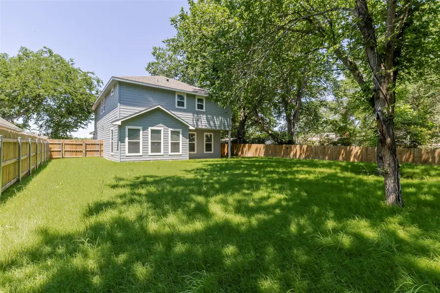 346 Webb St, Smithville, TX 78957 - #3