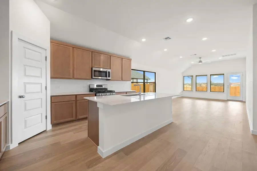 102 Malibu, Hutto, TX 78634 - #2