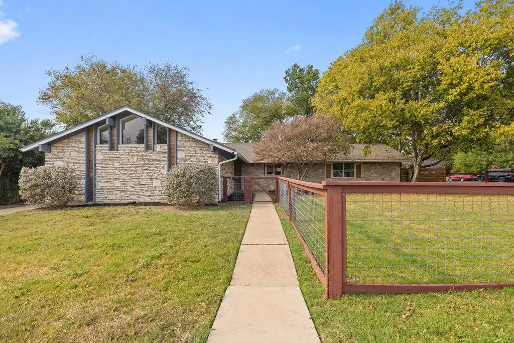 6102 Thames Dr, Austin, TX 78723 - Image #1